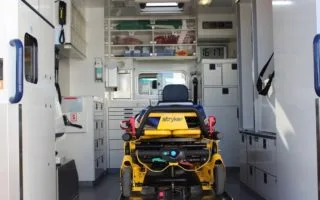 Zderzenie dwóch aut na obwodnicy Koła w Ruchennej - miejsce kolizji samochodów Mitsubishi i Peugeot