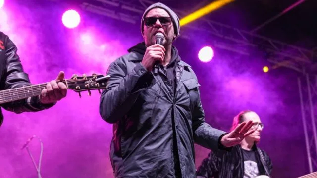 Tomasz Karolak w Kole podczas muzycznego stand upu