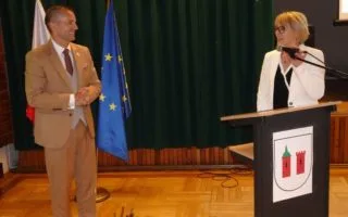Burmistrz Przedcza Jarosław Sobański podczas sesji rady miejskiej w Przedczu