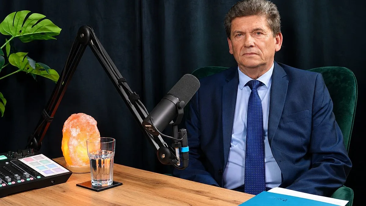 Prezes Kopalni Soli Kłodawa Andrzej Sadowski omawia plany składowania odpadów
