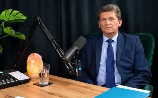 Prezes Kopalni Soli Kłodawa Andrzej Sadowski omawia plany składowania odpadów