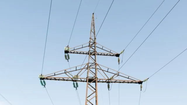 Wyłączenia prądu w powiecie kolskim – harmonogram przerw dostawy energii