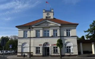 nieruchomosc w Przedczu dzialka 58 w Zarowie z budynkiem dawnej szkoly