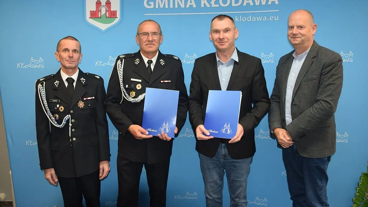 Samochód ratowniczo-gaśniczy OSP Luboniek wsparty przez Gminę Kłodawa